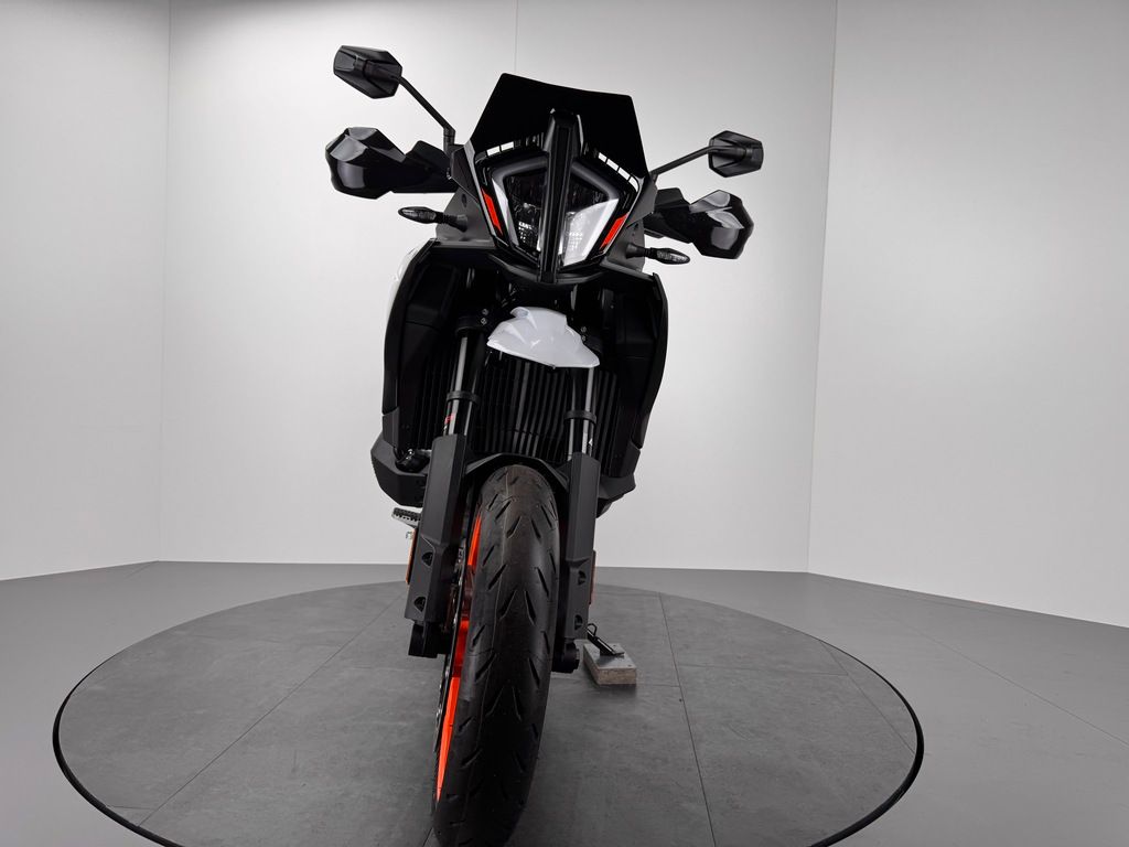 Fahrzeugabbildung KTM 890 SMT *NEUFAHRZEUG *0KM