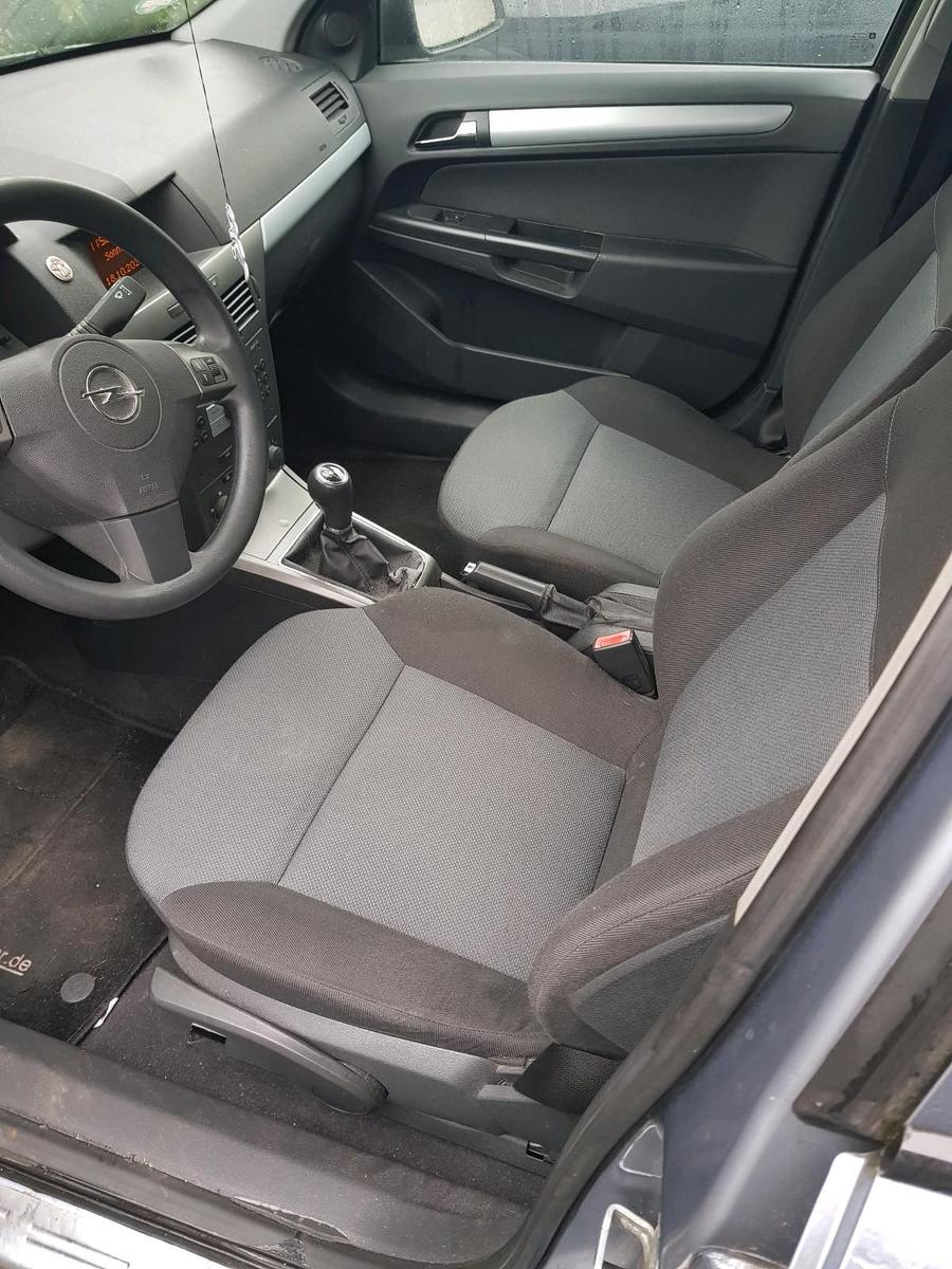 Opel Astra 2005 — photo 5