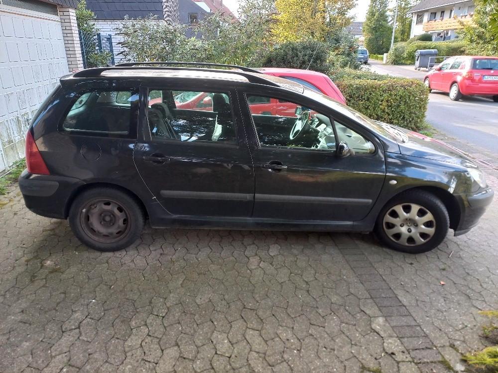 Peugeot 307 2004 — вигляд ззаду