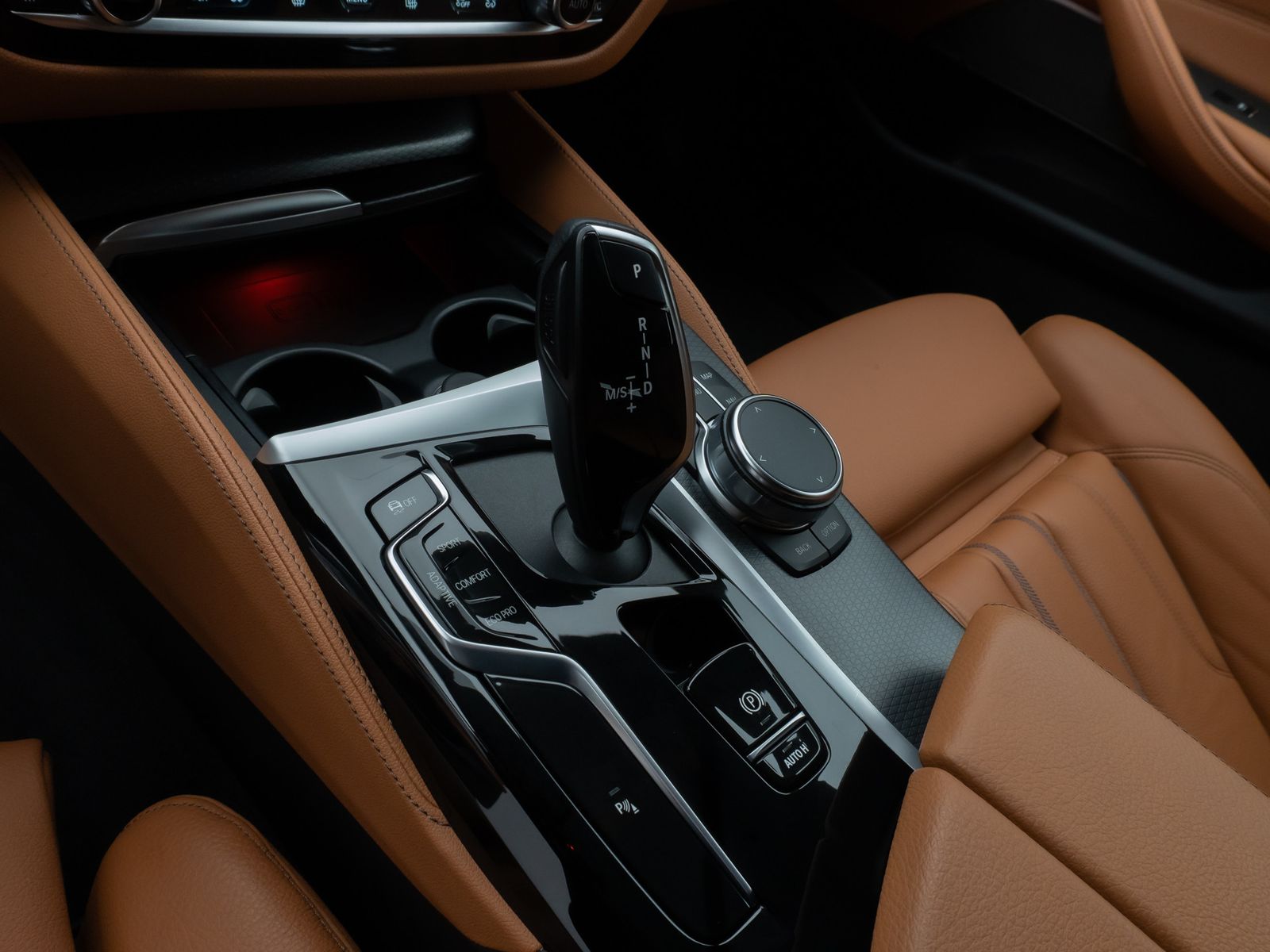 Fahrzeugabbildung BMW 540d xD  M Sport Laser Kamera HUD DAB H/K 19Zoll