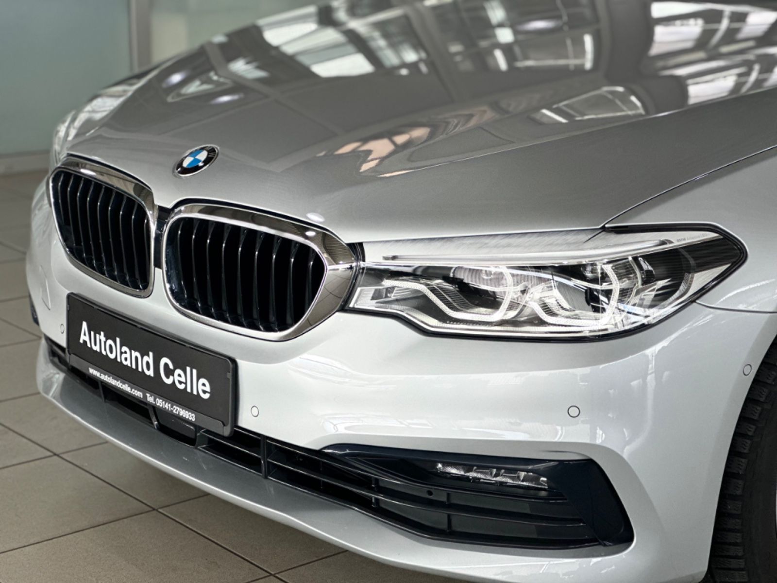 Fahrzeugabbildung BMW 530e iP Sport Line ACC Kamera HUD DAB HiFi