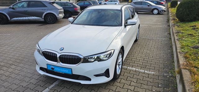 BMW 3er*Touring*320 d*Advantage*Aut.*Leder*LED*Live*