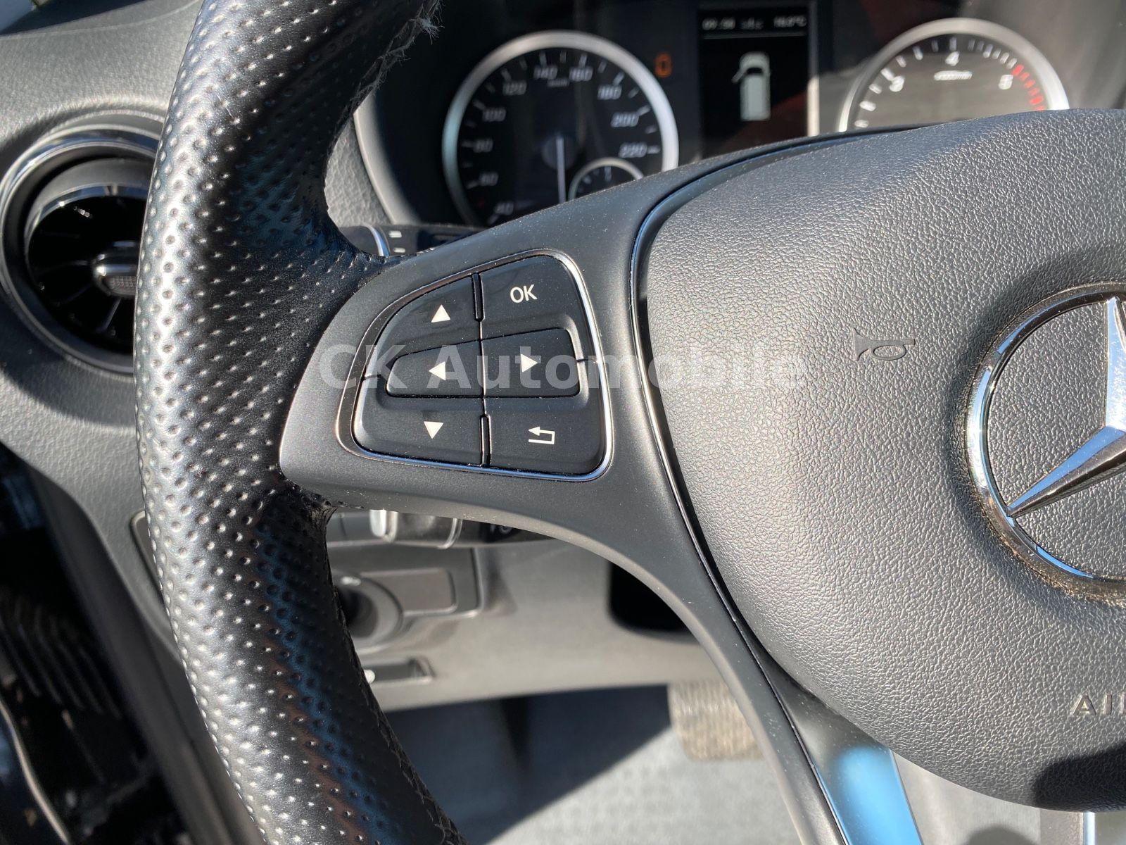 Fahrzeugabbildung Mercedes-Benz Mercedes-Benz Vito Mixto 124 lang Autom./5 Sitze