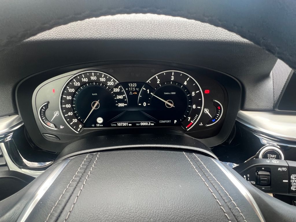 BMW 530 Baureihe 5 Touring 530 i xDrive Sport Line BMW 530 Baureihe 5 Touring 530 i xDrive Sport Line