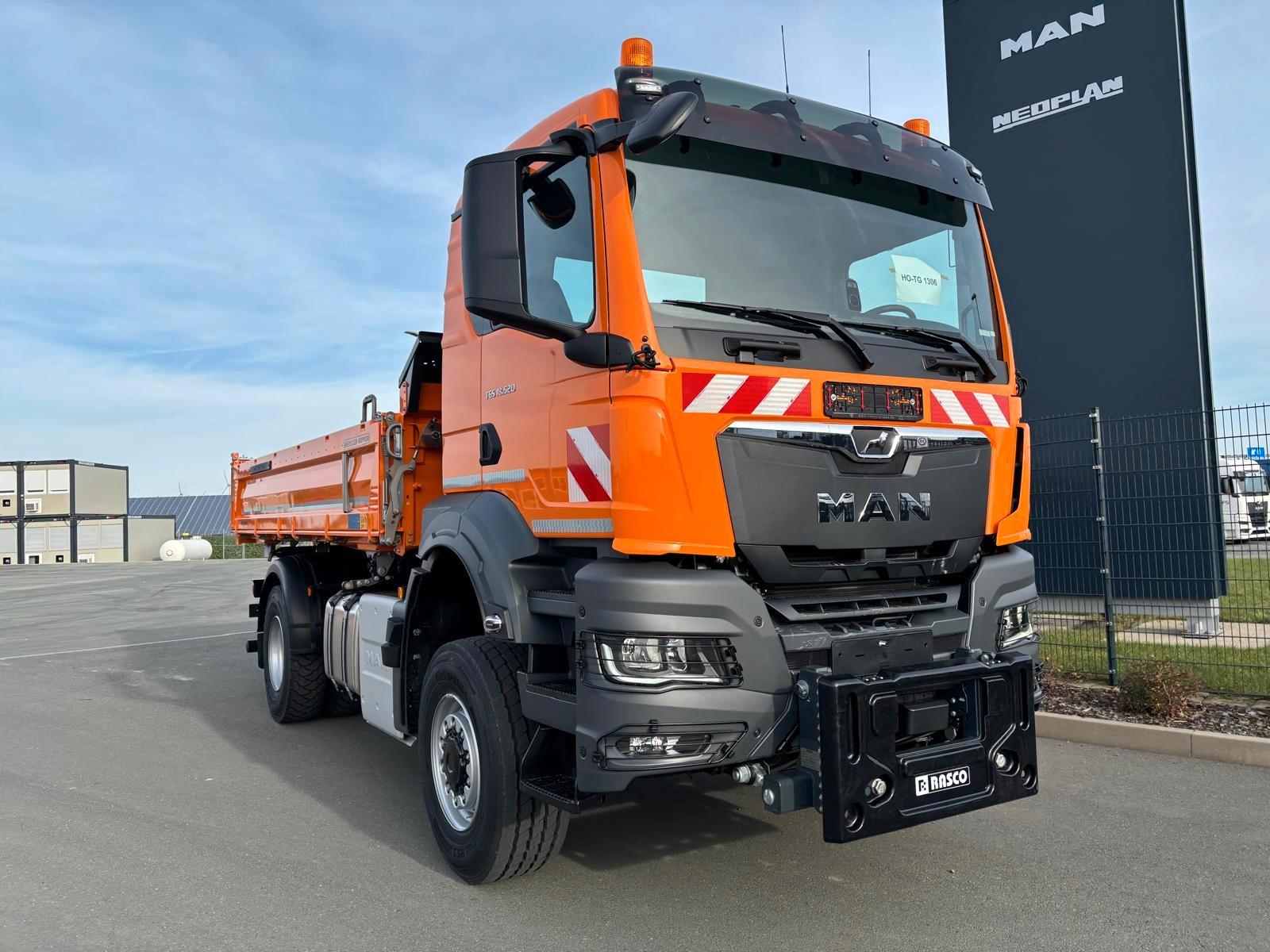 MAN 18.520 4x4 BL Kipper Allrad + Winterdienstgeräte