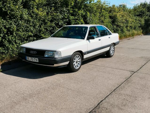 Audi 100 C3 Typ44