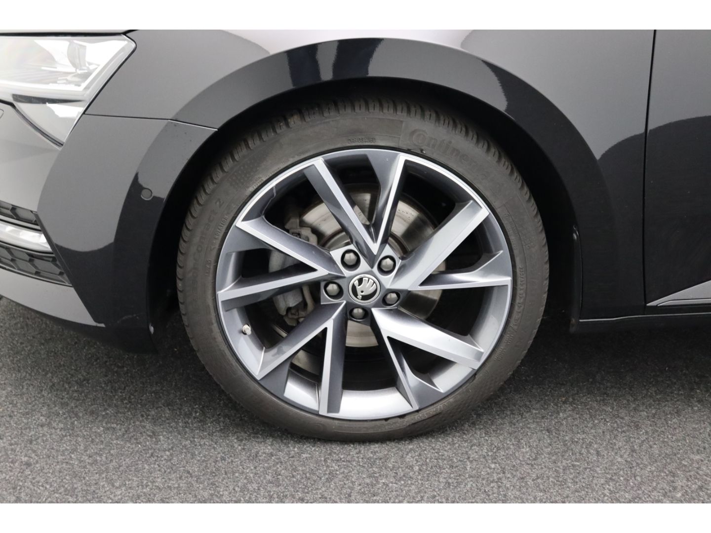 Fahrzeugabbildung SKODA Superb Combi SportLine 4x4 Digi Cockpit 360 Kame