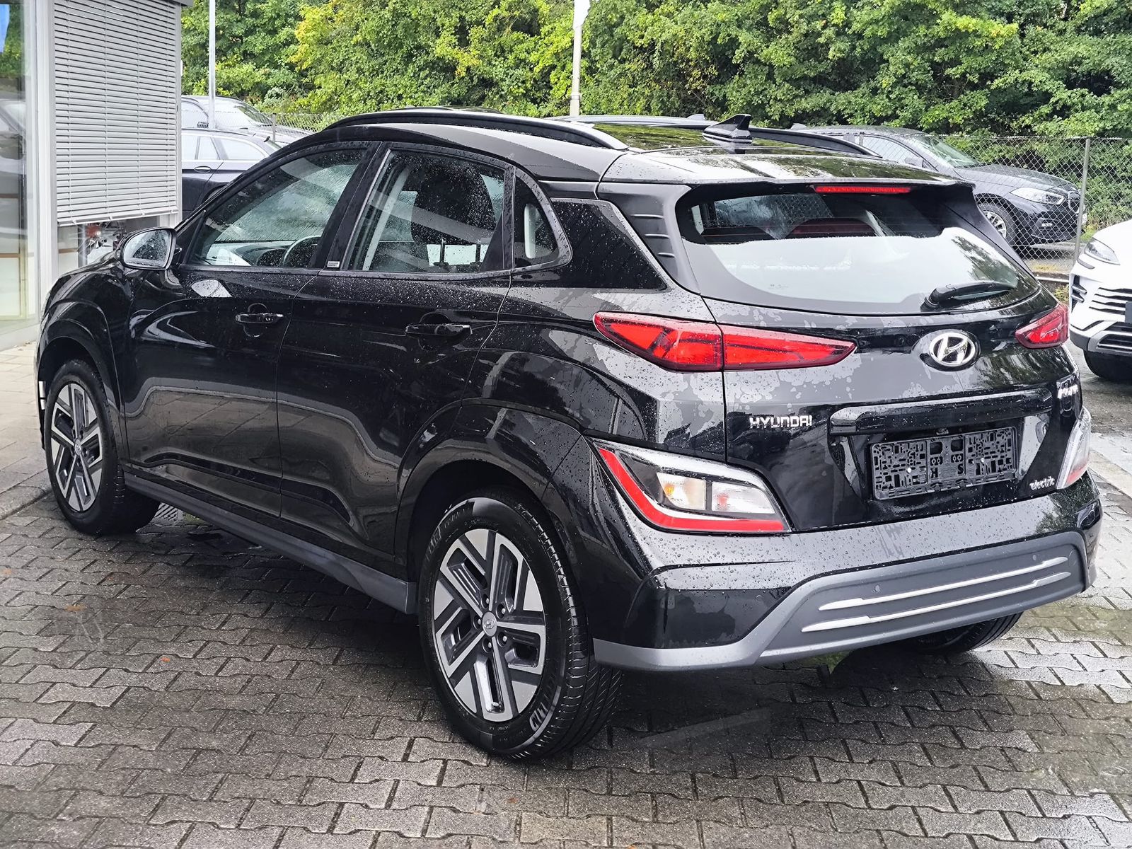 Fahrzeugabbildung Hyundai Kona EV Select WERKSGA+LED+SHZ+KAMER+ACC+AHK+DAB