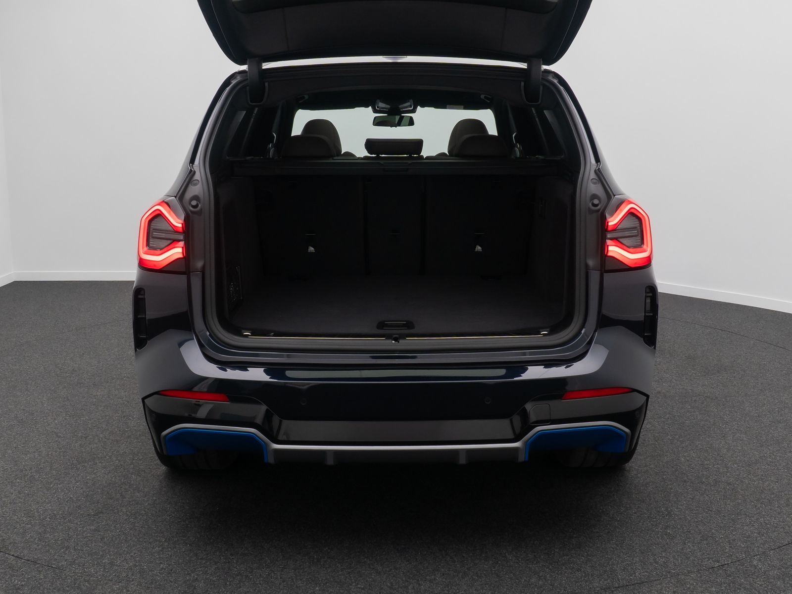 Fahrzeugabbildung BMW iX3 IMPRESSIVE 360&deg;Komfort HUD DAB Alarm Panoram