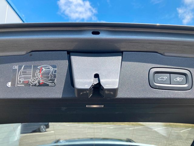 V60 T6 AWD R Design Expression Recharge
