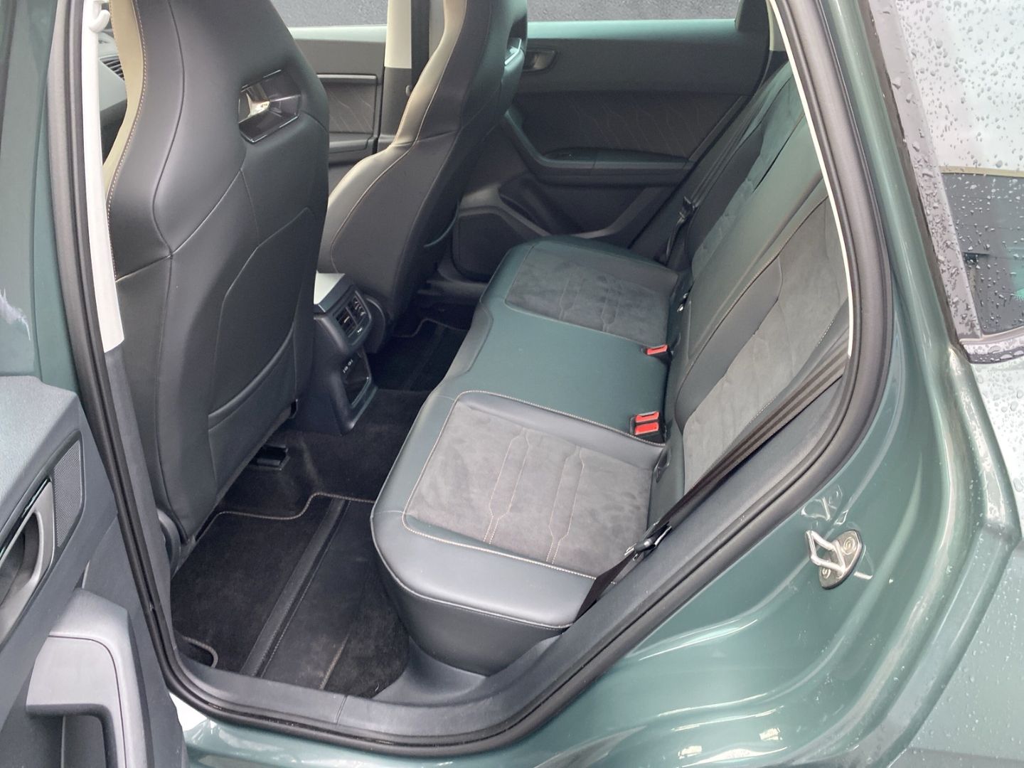 Fahrzeugabbildung CUPRA Ateca Basis AHK-klappbar Navi Digitales Cockpit