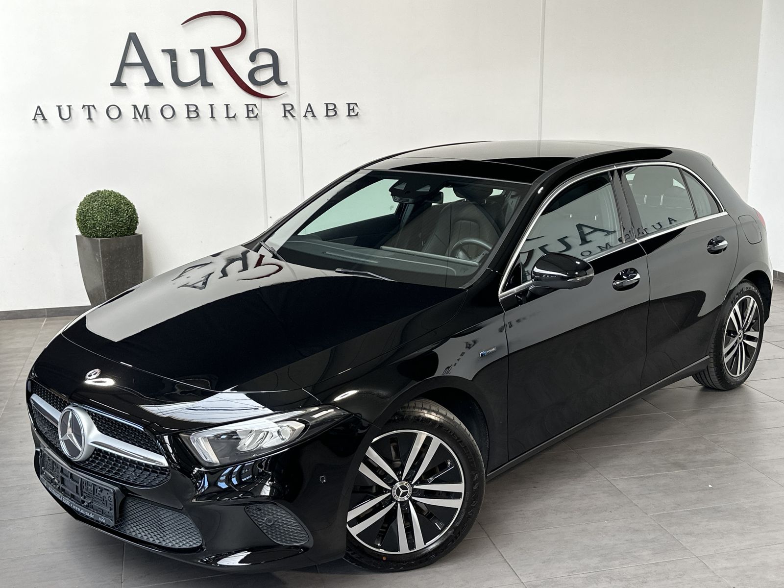 Fahrzeugabbildung Mercedes-Benz A 250e Progressive NAV+LED+PANO+360°+WIDESCREEN