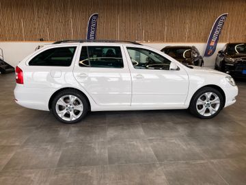 Skoda Octavia Combi Elegance DSG *NAVI*XENON*PDC*