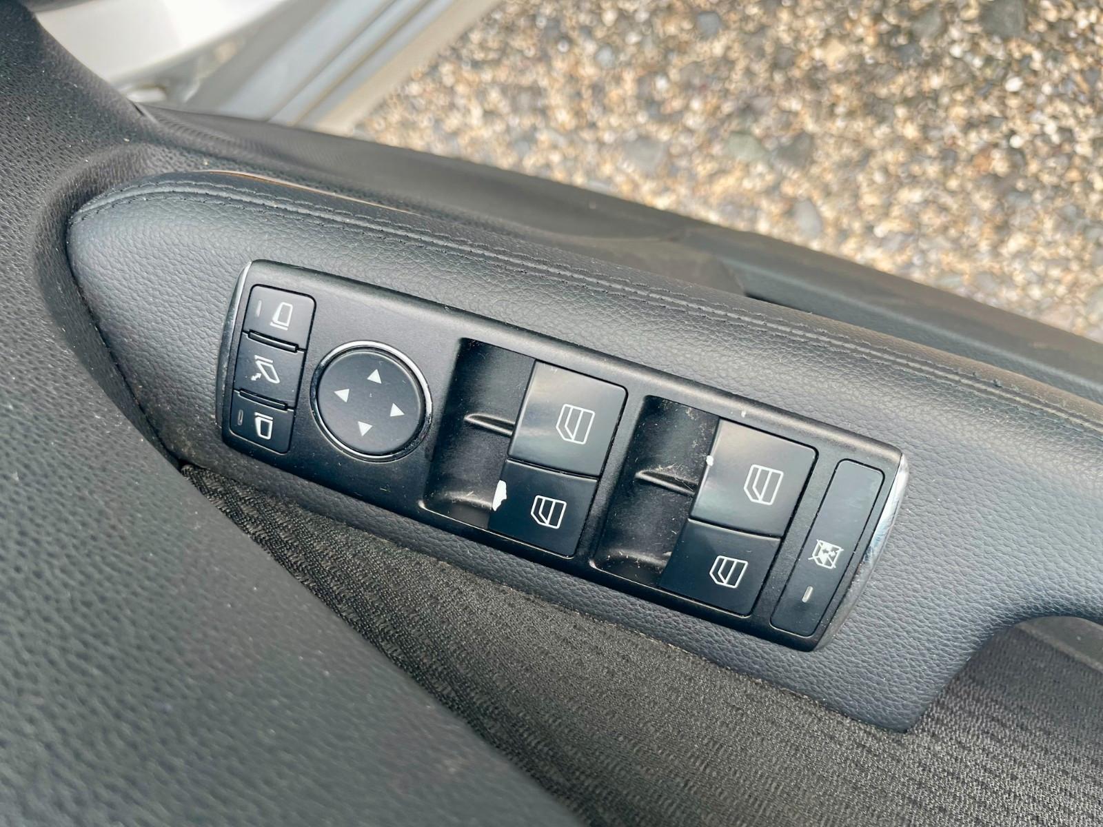 Mercedes-Benz E350 2010 — photo 32
