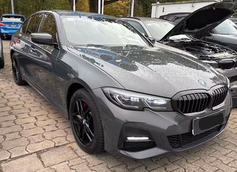 Image of BMW 330