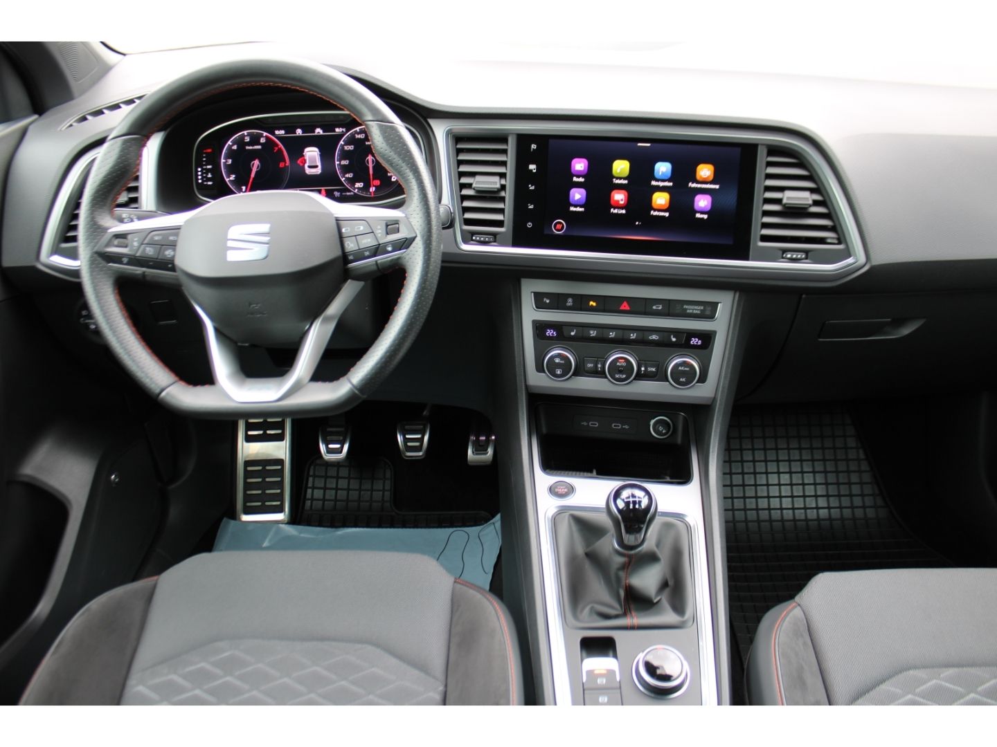 SEAT Ateca FR 1.5 TSI ACT ACC LED TWA AHK Navi beats - Image 12
