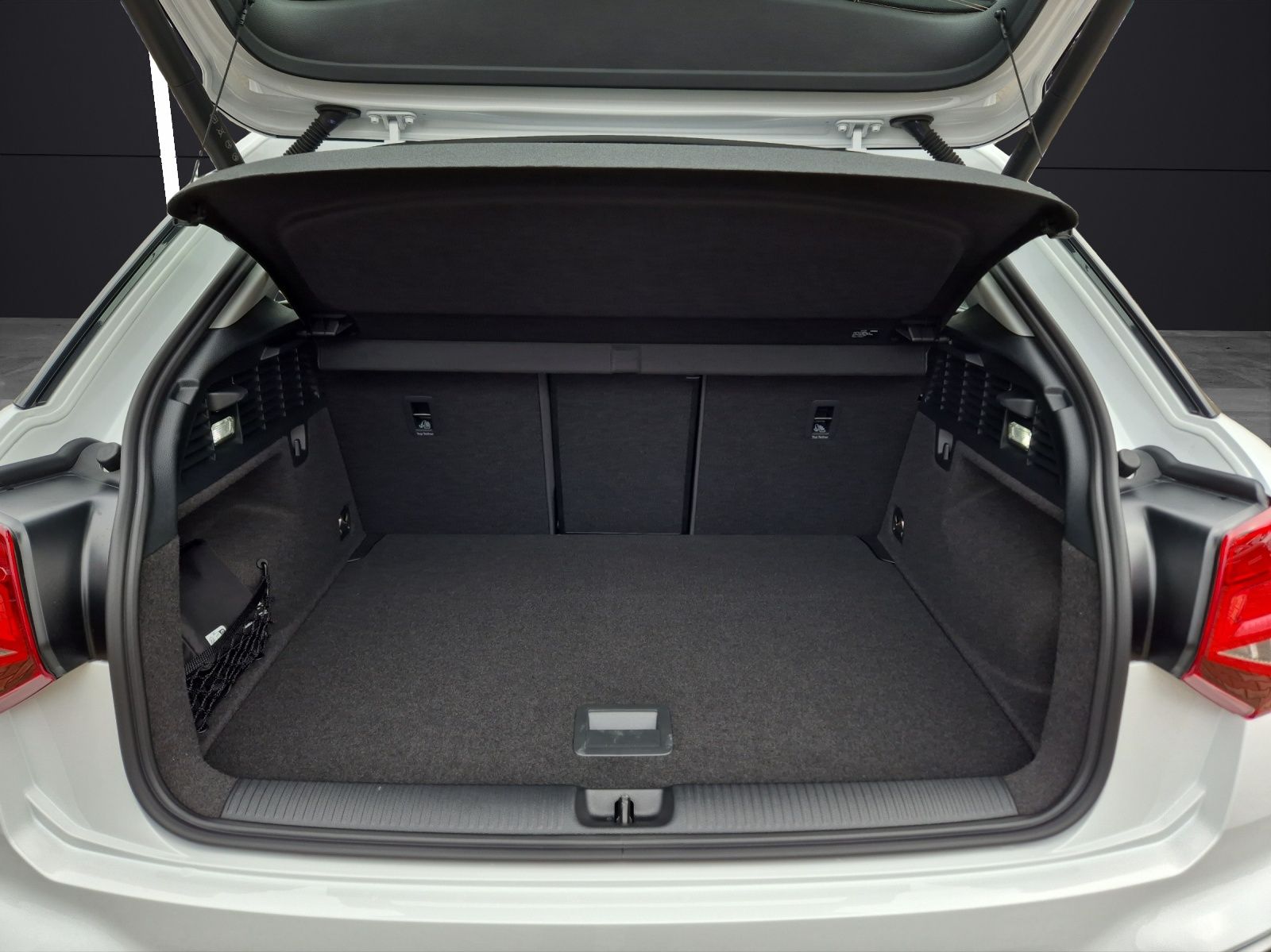 Fahrzeugabbildung Audi Q2 35 TFSI advanced S tronic LED