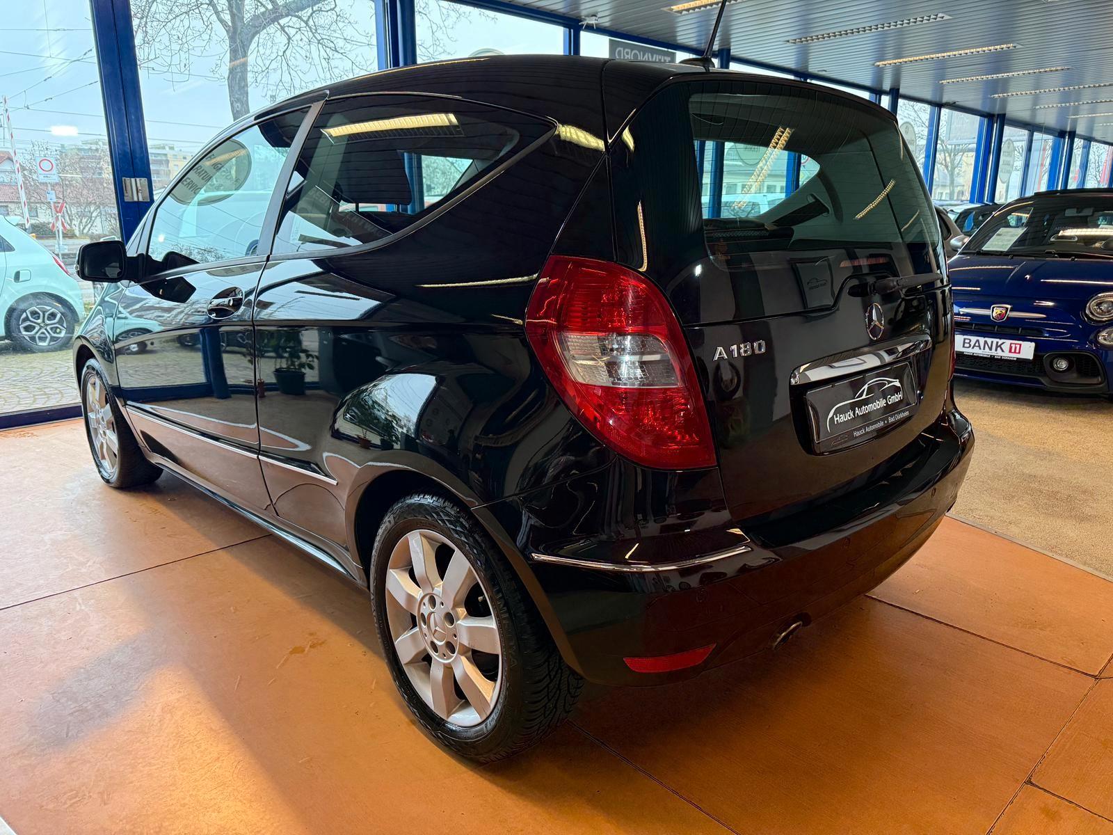 Mercedes-Benz A 180 Elegance / Teilleder / Automatik / Klima