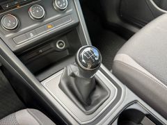 Fahrzeugabbildung Volkswagen Touran 1.5 TSI 7-Sitzer Einparkh. Tempomat 17"