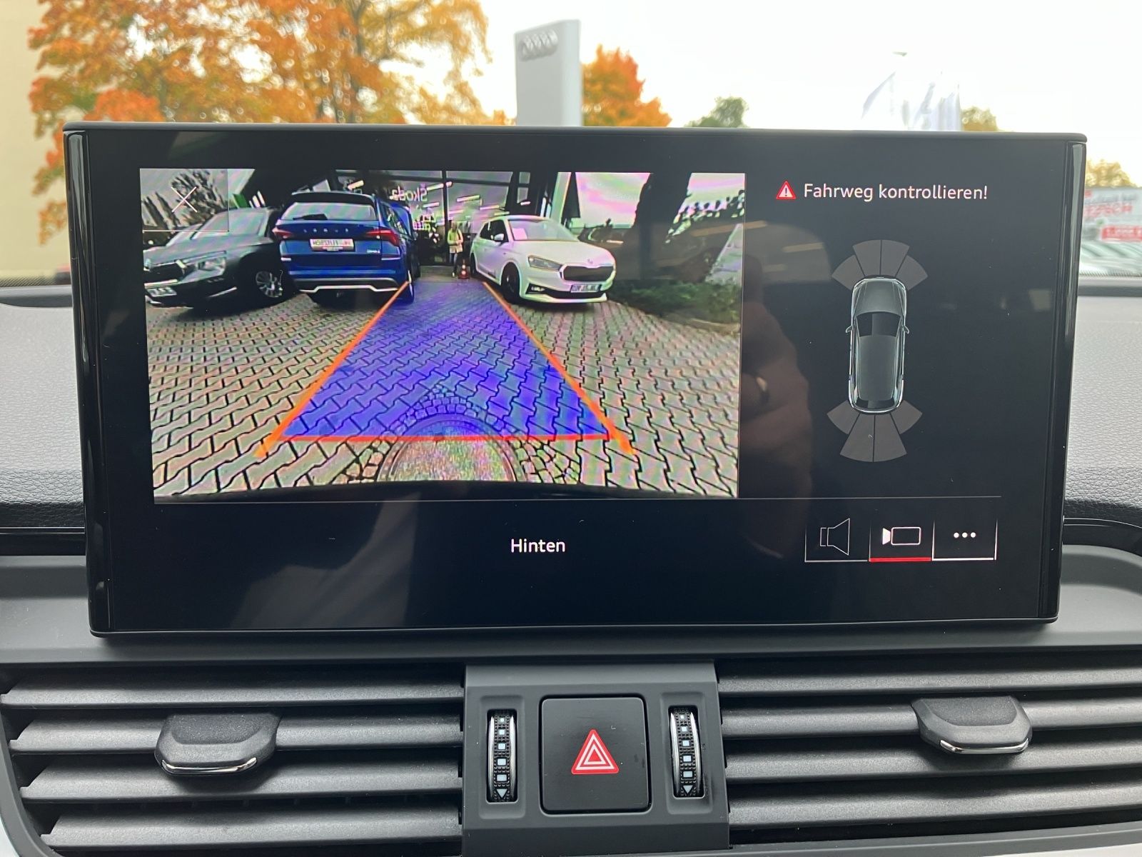 Fahrzeugabbildung Audi Q5 40 TDI advanced quattro Matrix AHK Navi AVC A