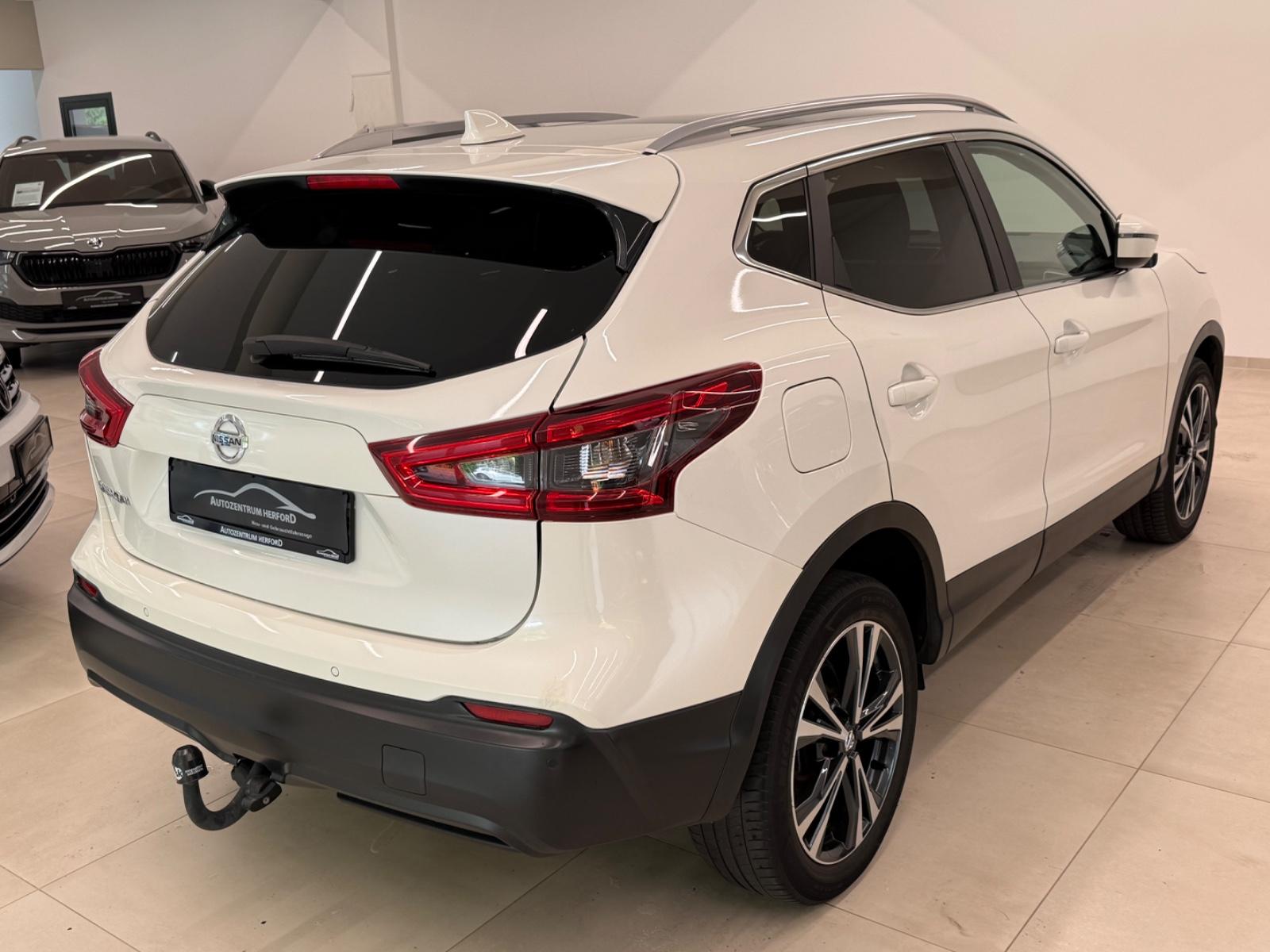 Nissan Qashqai 1. 3 N-Way Navi Klima Panorama AHK 1.8t