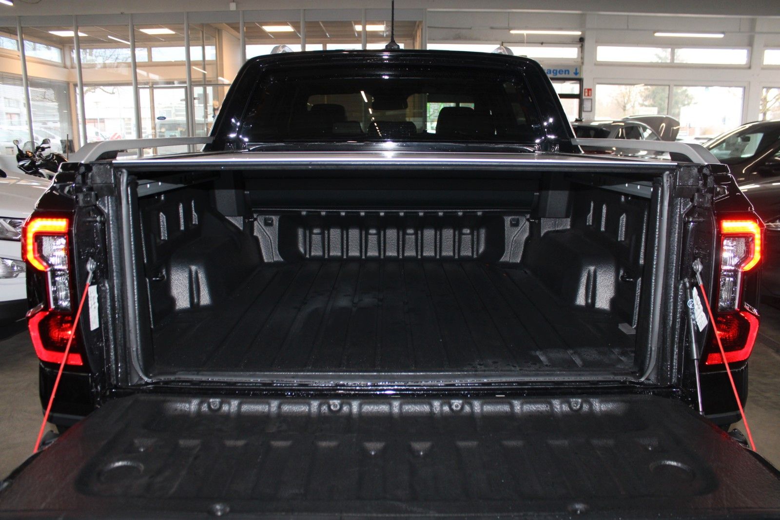Fahrzeugabbildung Ford Ranger Platinum Automatik LEDER AHK ROLLO STDH
