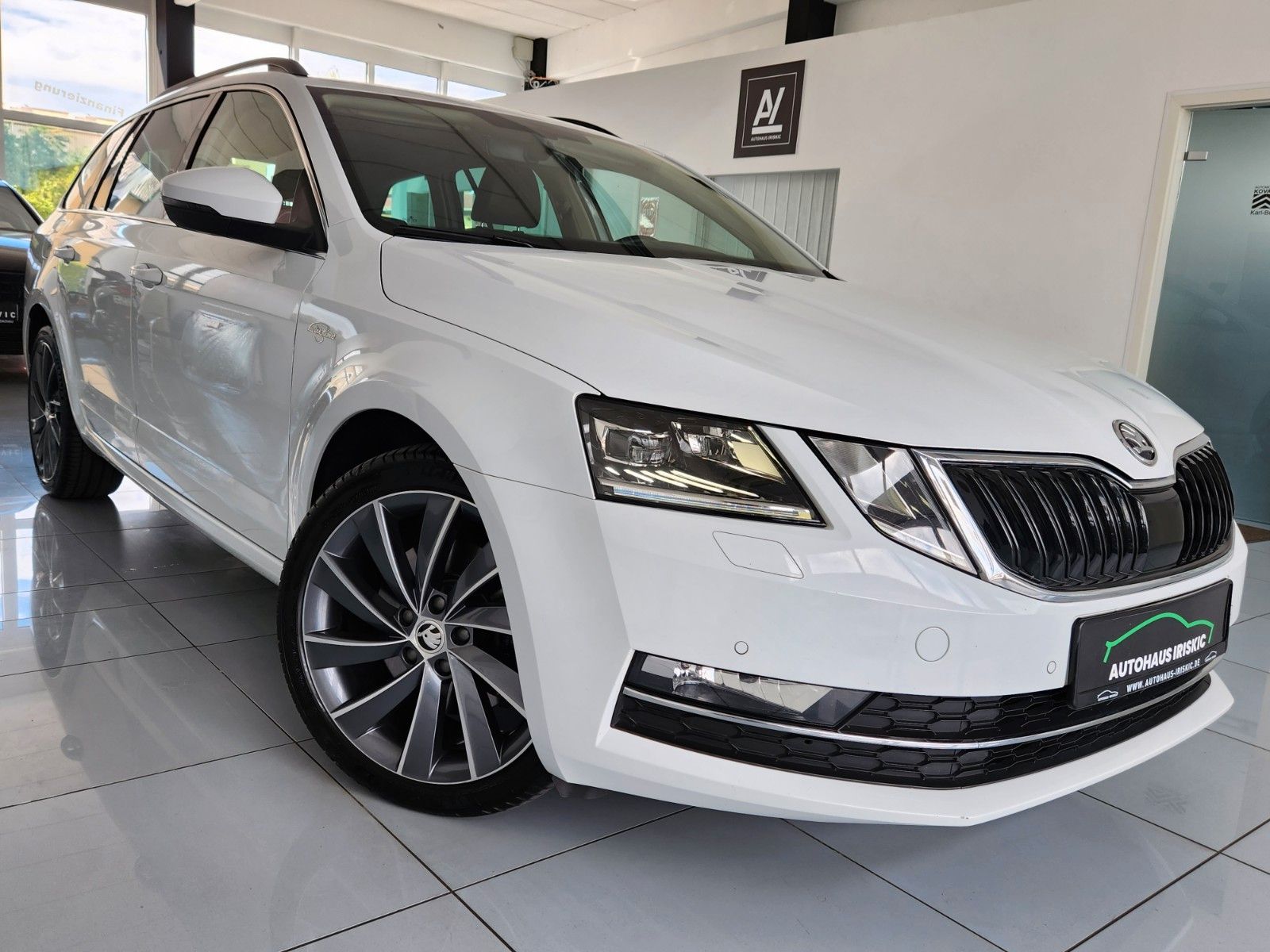 Skoda OCTAVIA COMBI L&K 2.0 TDI"LED"KAMER"TEMP"DIGITAL
