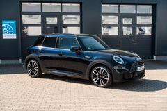 Fahrzeugabbildung MINI Cooper S*5T*Works Trim*DR*18 Zoll*Premium*SD