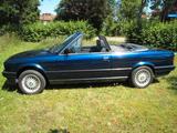 BMW E30 318i Cabrio / Schalter / Leder / Verdeck neu