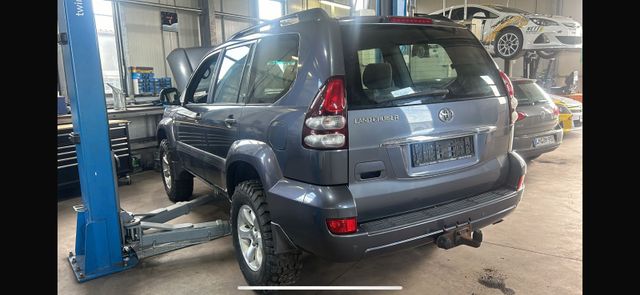 Toyota Land Cruiser 3.0 D-4D Sol