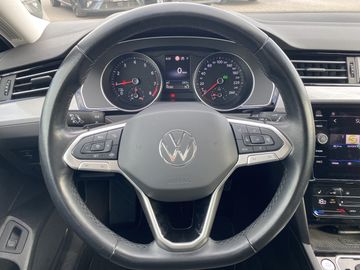 Volkswagen Passat - 7