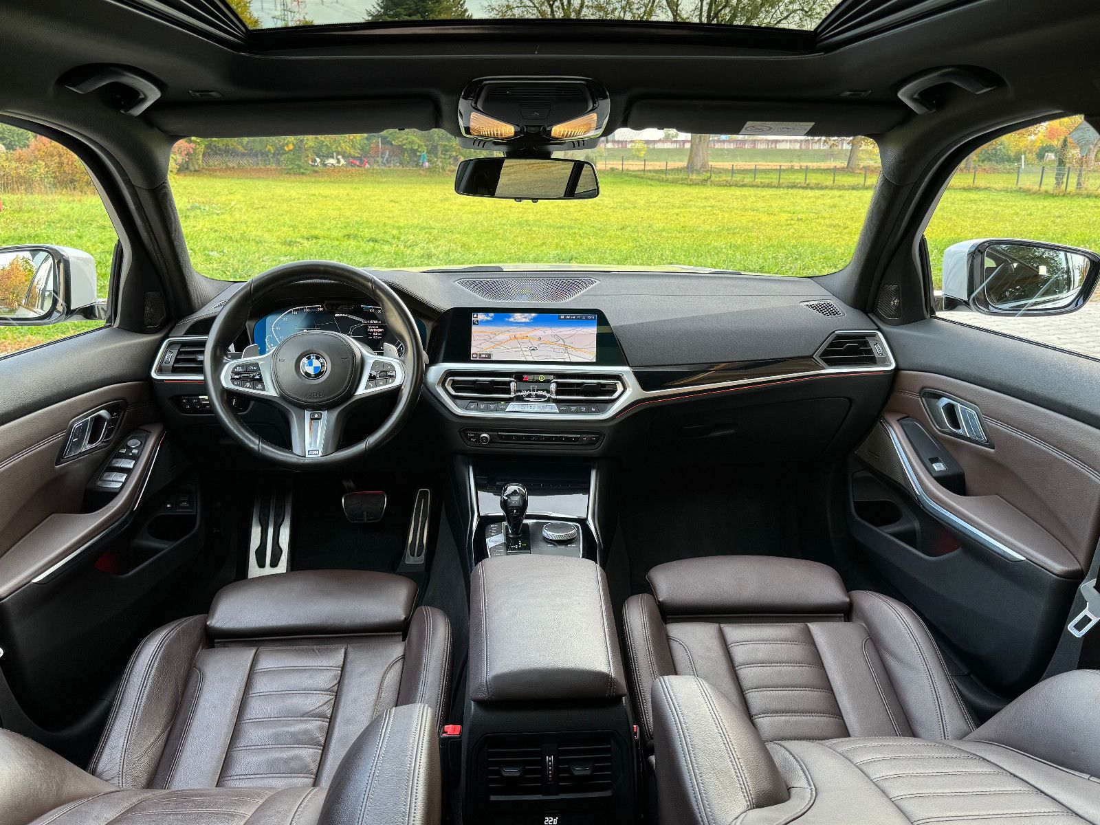 BMW 330e Touring M Sport Pano AHK HeadUp Laser VOLL imagem 2