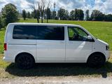 Volkswagen T5 Multivan - Volkswagen T5 Multivan mit Diesel-Antrieb: Kleinbus