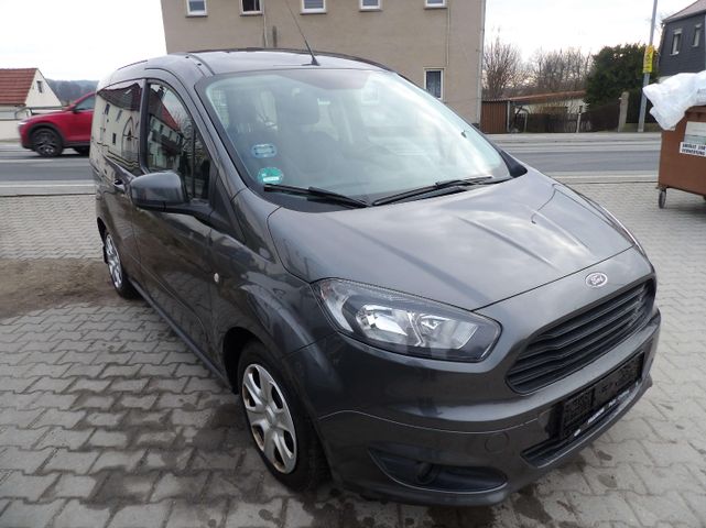 Ford Tourneo Courier Trend, Klima, HU-AU NEU