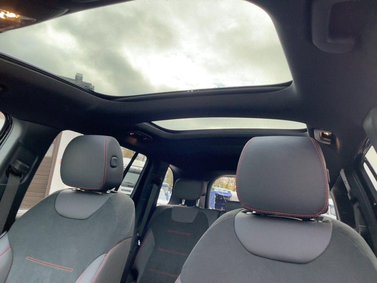 Fahrzeugabbildung Mercedes-Benz GLB 200 d AMG/Night/Pano/360°/AHK