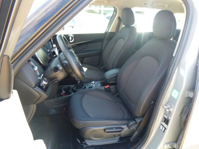 Fahrzeugabbildung MINI COOPER Countryman >AUT/KAM/NAVI/SHZ<