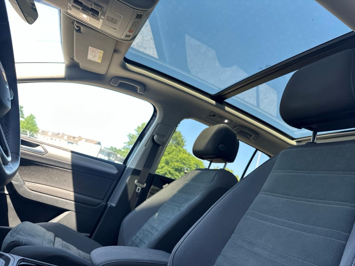 Volkswagen Touran Comfortline DSG NaviPRO PANO Kam 7-Sitzer