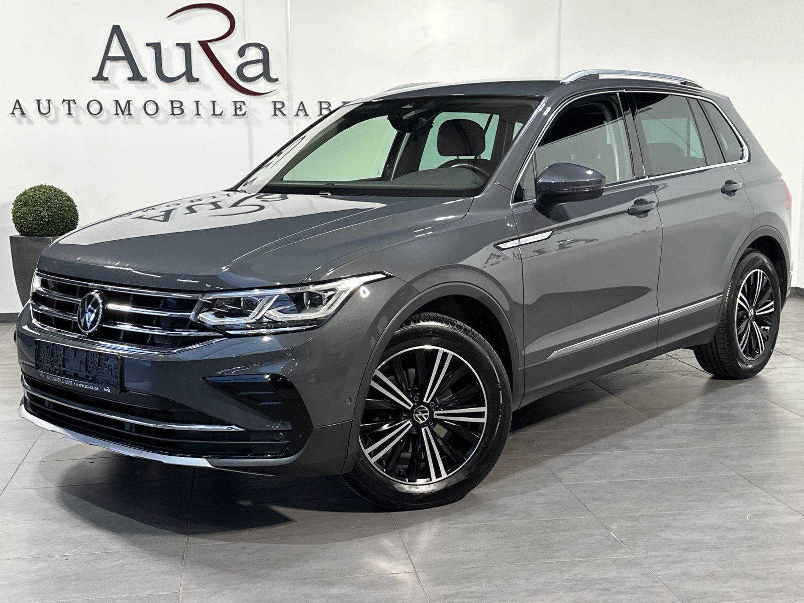 Fahrzeugabbildung Volkswagen Tiguan 2.0 TDI 4M DSG Sport NAV+LED+AHK+VCOCK+PP