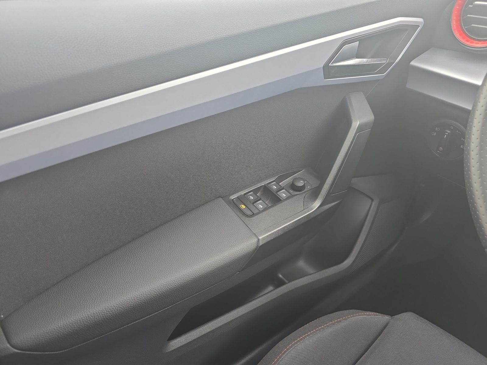 Fahrzeugabbildung SEAT Ibiza 1.0TSI FR Pro-Black-Edition LED AHK Navi A