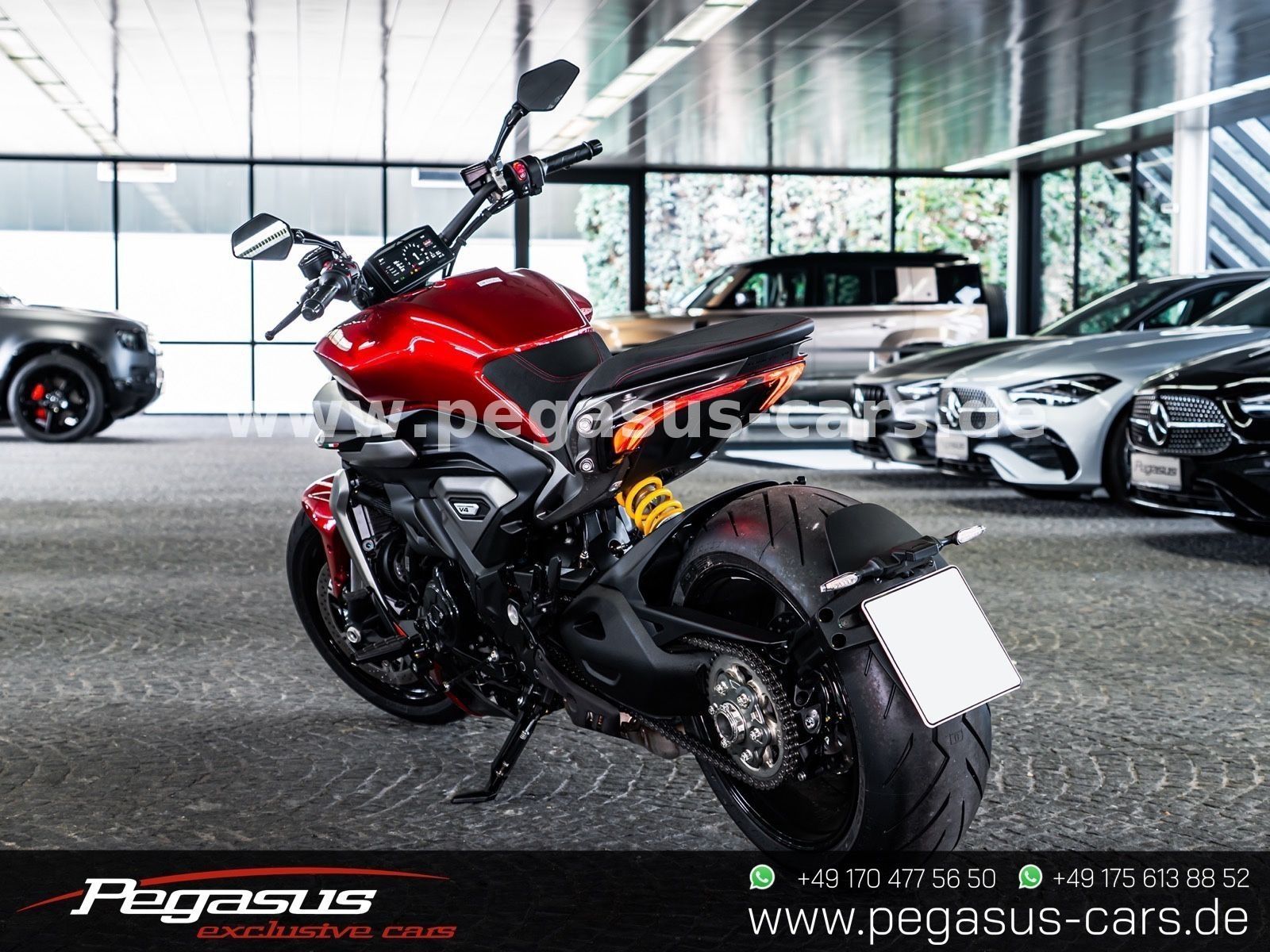 DUCATI  - 7