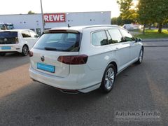 VW Passat Variant Elegance 2.0 TDI DSG Bluetooth
