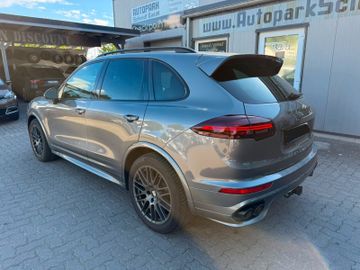 Porsche Cayenne - 6