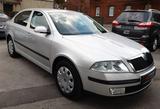 Skoda Octavia Ambiente 1.6i KLIMA/SERVO/ZV/PDC/ - Skoda Octavia aus 2008