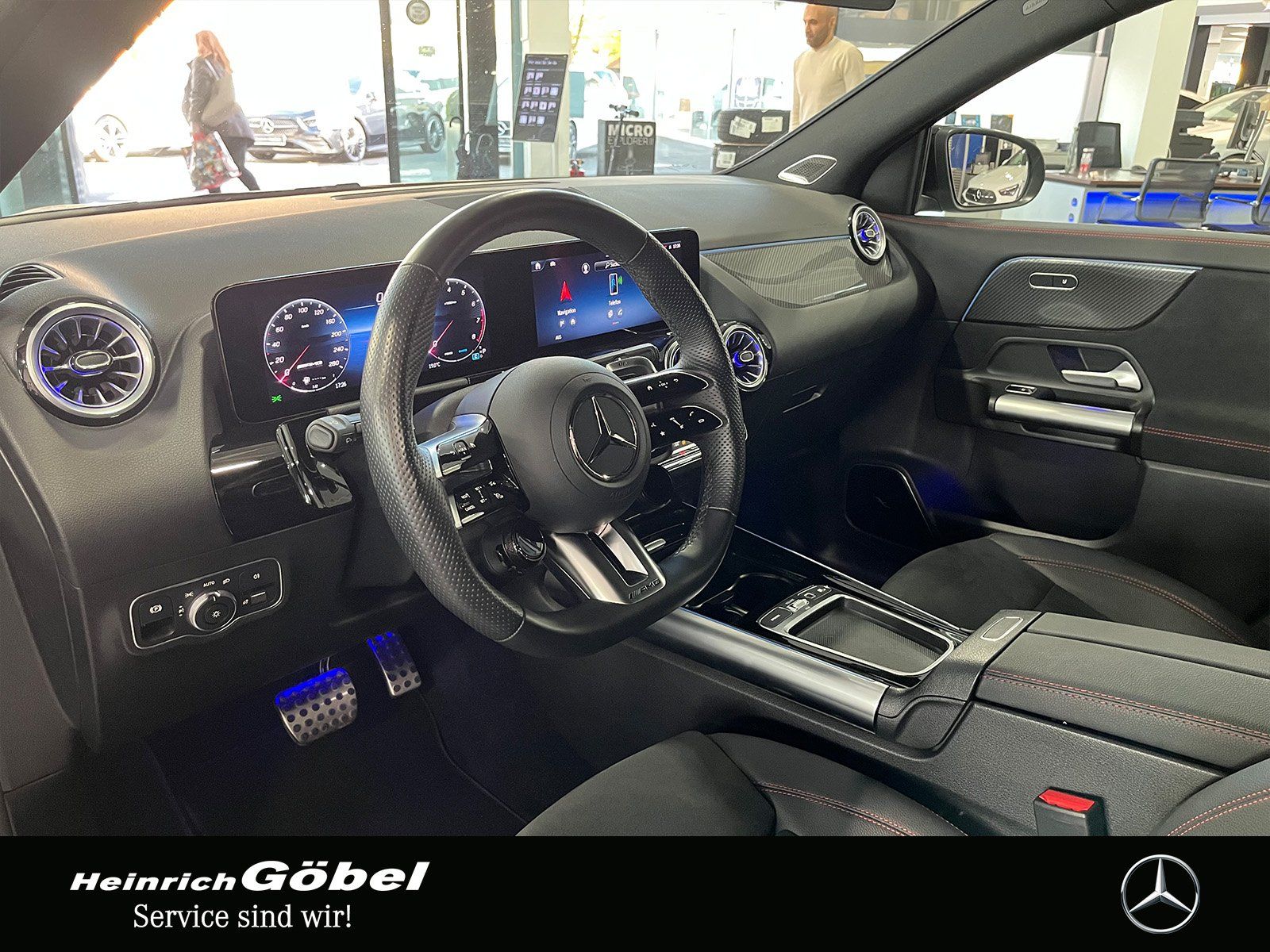 Fahrzeugabbildung Mercedes-Benz GLA 35 4M PANO+360°KAM+BURMESTER+MULTIBEAM+NIGHT