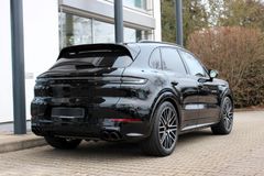 PORSCHE Cayenne Coupe GTS /PDCC/ STANDHZG./ BURMESTER HE PORSCHE Cayenne Coupe GTS /PDCC/ STANDHZG./ BURMESTER HE