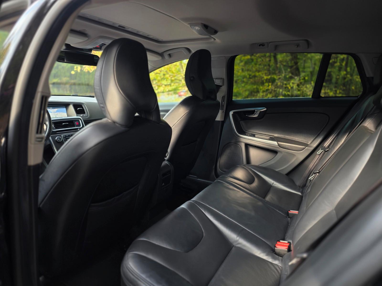 Volvo V60 2011 — photo 9