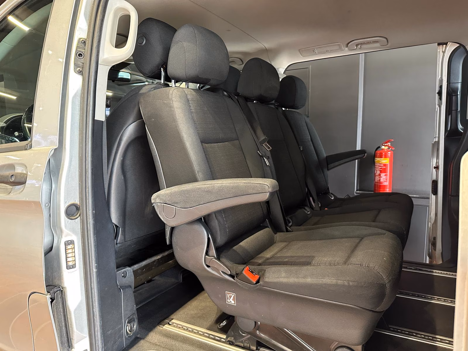 Mercedes-Benz VITO TOURER 114 LANG 9SITZE 2xSCHIEBETÜR 2xKLIMA