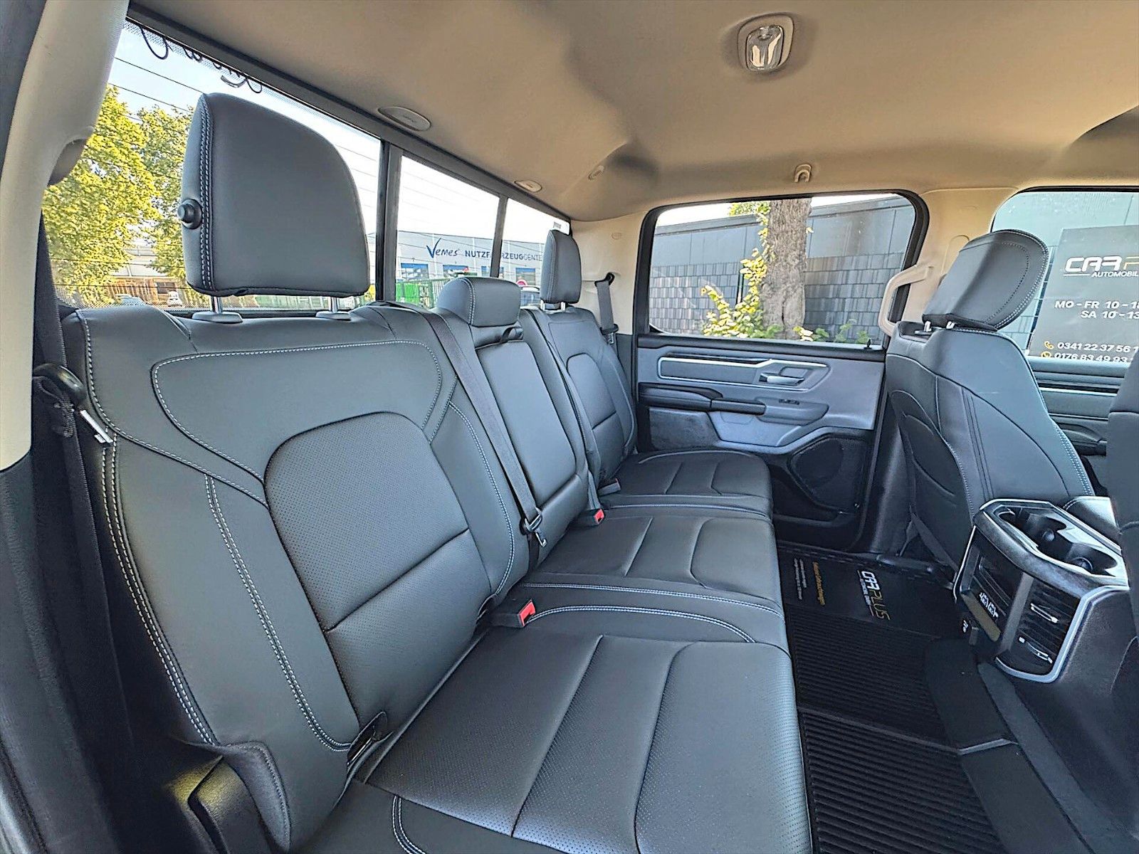 Fahrzeugabbildung Dodge RAM 5.7 V8 HEMI Night Edition OFFROAD 4x4 19%