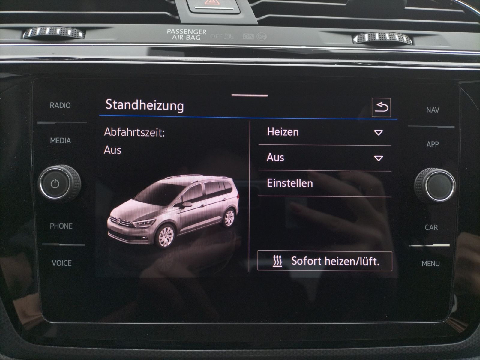 Fahrzeugabbildung Volkswagen Touran TSI Active STH LED Navi ACC Park-Assist S