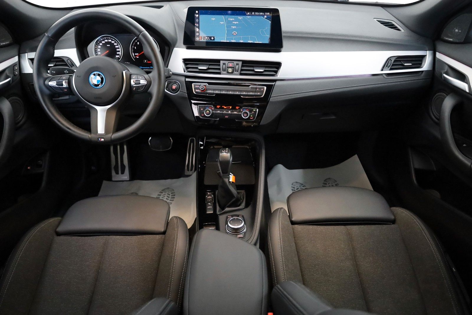 Fahrzeugabbildung BMW X2 xDrive25e M Sport,T.Leder,Navi,LED,Kamera,H&K
